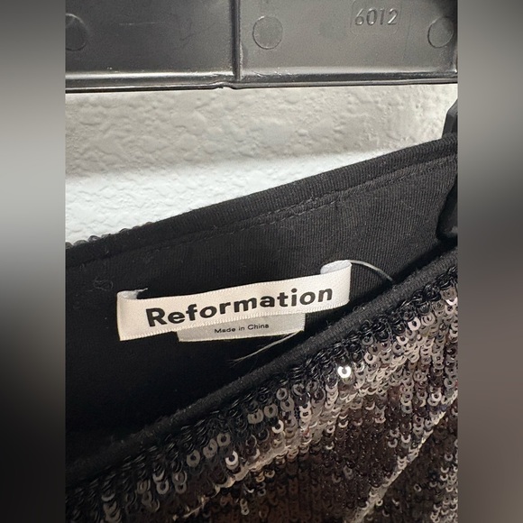Reformation Quinn Black Sequin Mini Skirt Sz0 BNWOT MSRP: $128 - Picture 5 of 7